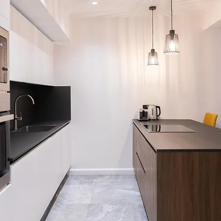 Florette 1br W Stunning Lounge Terrace By Arco Collection Apartment *