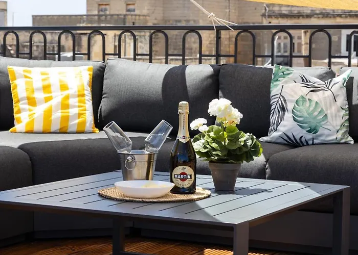 Florette 1br W Stunning Lounge Terrace By Arco Collection Флориана