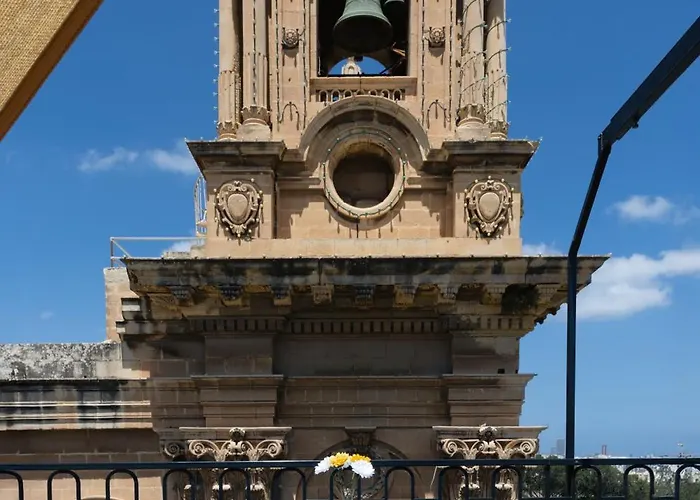 Florette 1br W Stunning Lounge Terrace By Arco Collection Апартаменты Флориана