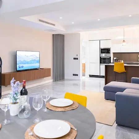 Florette 1br With Stunning Lounge Terrace By Arcobnb Apartment