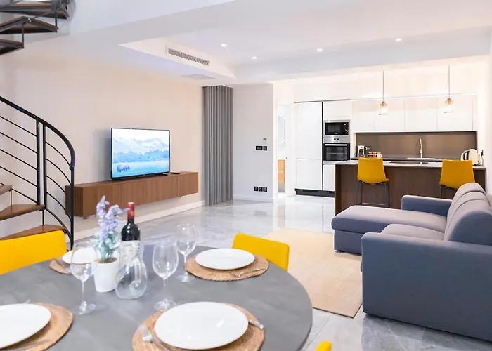 Florette 1br W Stunning Lounge Terrace By Arco Collection Apartment