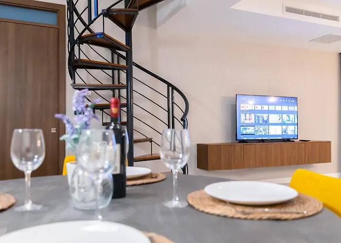 Florette 1br W Stunning Lounge Terrace By Arco Collection *